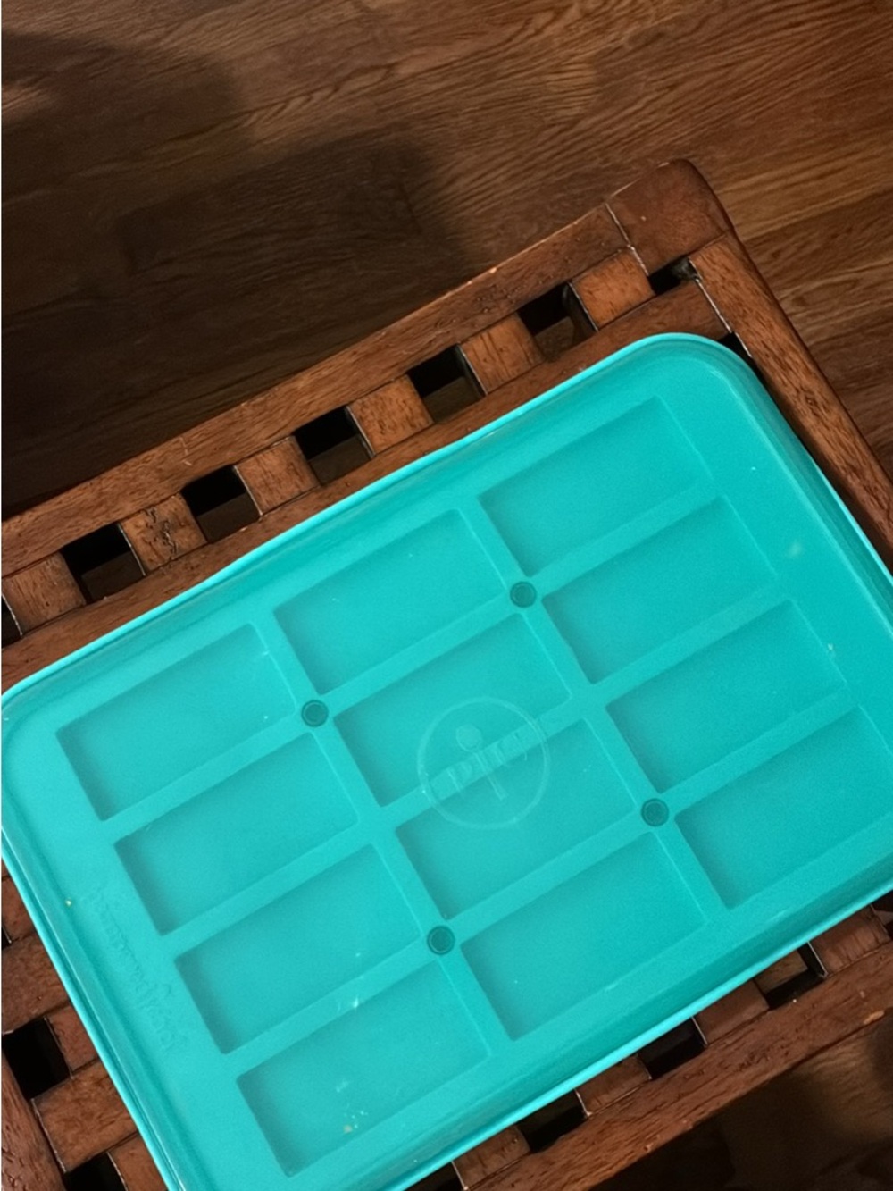 The‎ Pampered Chef turquoise chocolate/granola bar mold kit